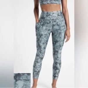 Athleta Salutation Stash Pocket II Printed 7/8 Tights Size Small